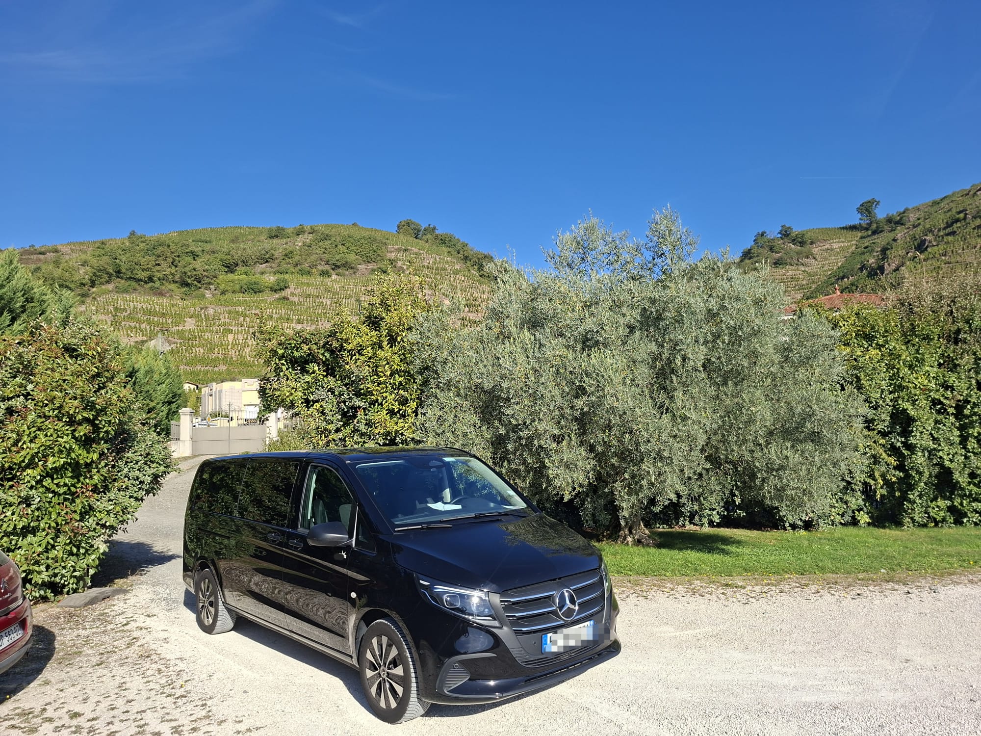 wine tour in beaujolais jet vtc line